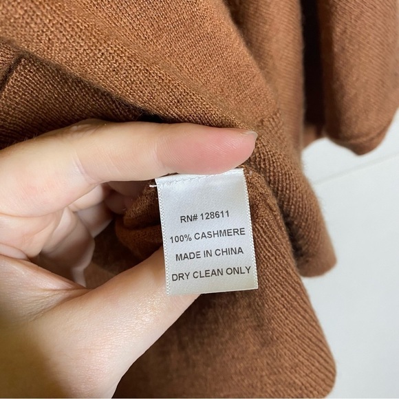 NWOT Revolve Lunalba 100% Cashmere Sweater Size Medium - Picture 8 of 8